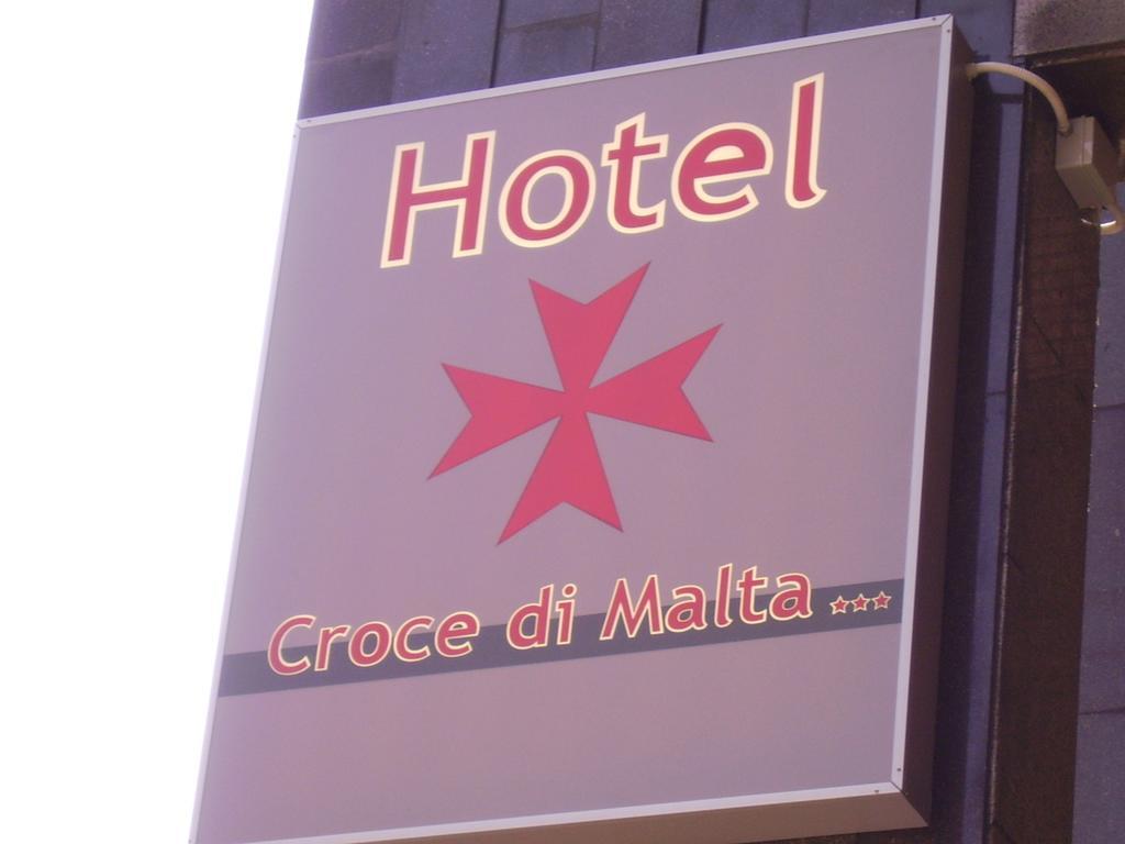 Hotel Croce Di Malta Novara Esterno foto